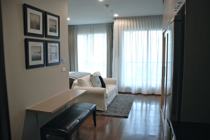Condo for rent/sale, The Address Chidlom, Studio size 38.8 sq.m. facing south with good view, Walk to Chidlom BTS.