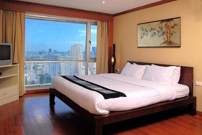condo for rent in Bangkok,fully luxuriously furnished, 2 bedrooms with big sky garden, 150 sq.m. High floor, Near Nana BTS.