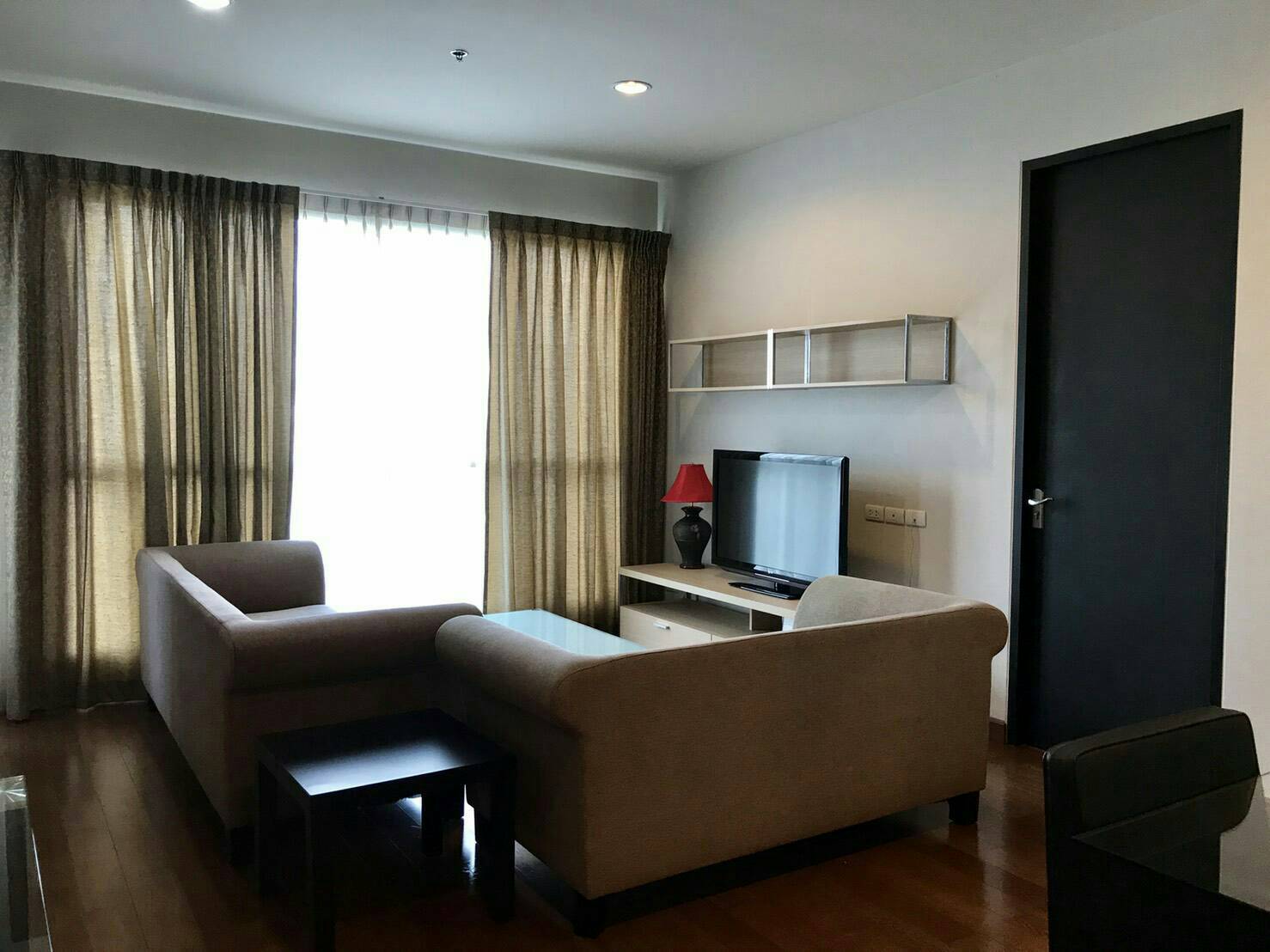Condo for rent!! The Address chidlom, 2 bedroom 97 Sq.m. Good view ,Near 	<br />
Chit Lom BTS.