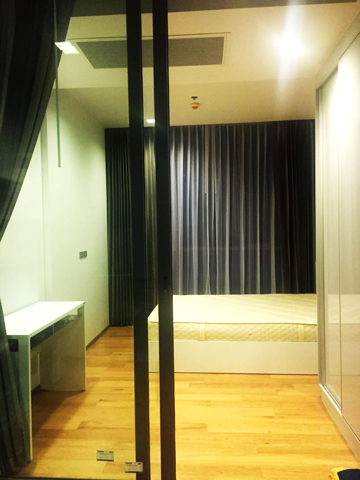 Hyde Sukhumvit 13, Luxury condo for sale/rent, 1 bedroom, 32 sq.m. Walk to Nana BTS.