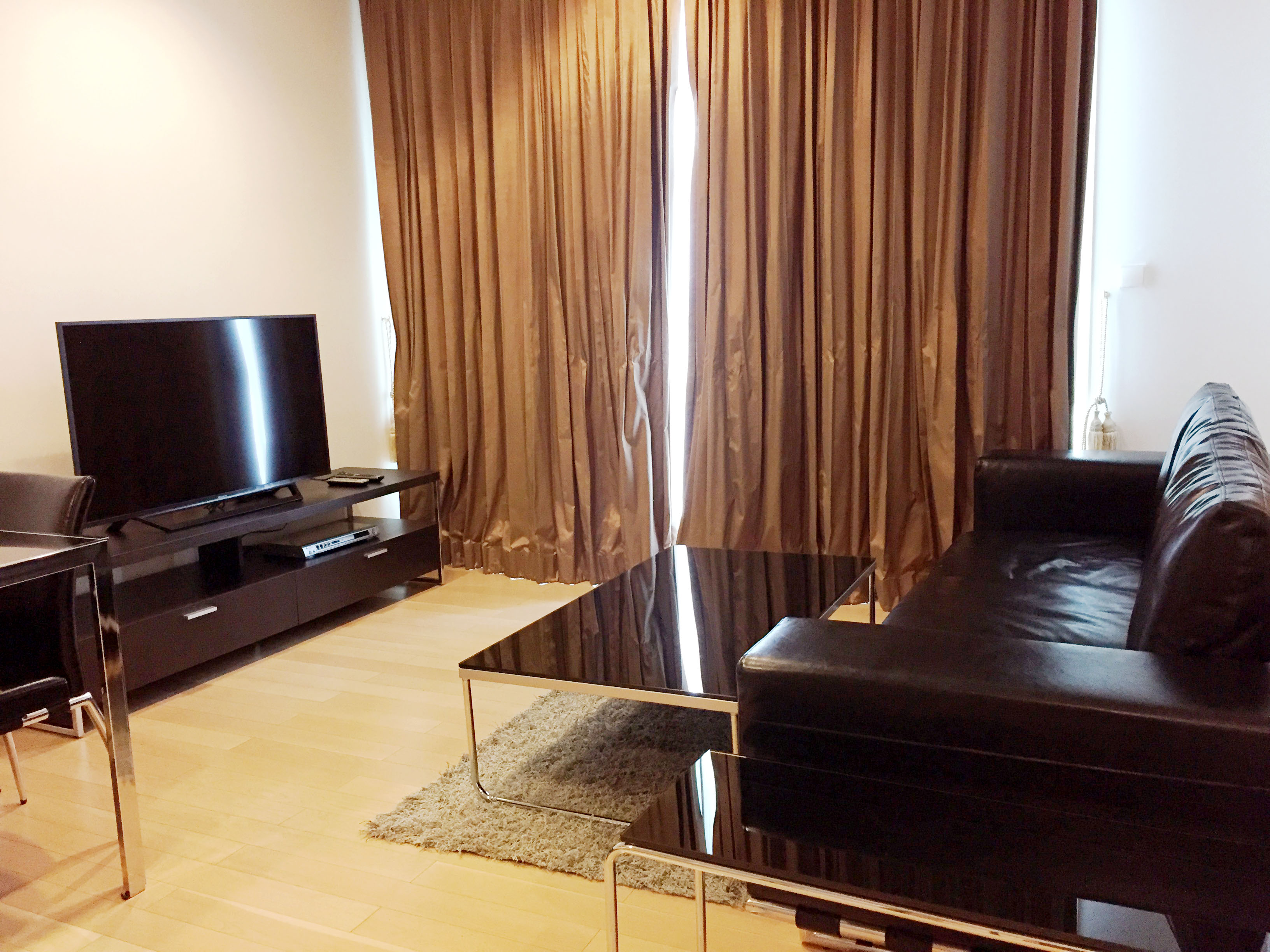 Siri At Sukhumvit luxury condo in Thong Lor, 2 badrooms 69 Sq.m. High floor, Great view, Walk to Thong Lor BTS.