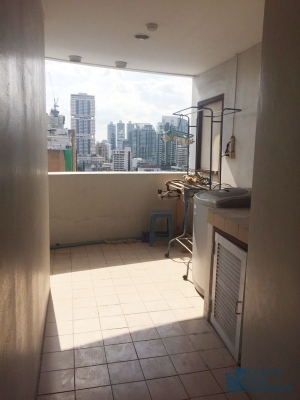 Condo for sale in Sukhumvit 55, good view, 2 bedroom 3 bathroom 1 office room and  1 storage room, 164.97 sqm., Walk to Thong Lor BTS.