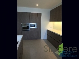 Sukhumvit 31 - 3BR 254 sqm. with large balcony for Sale.