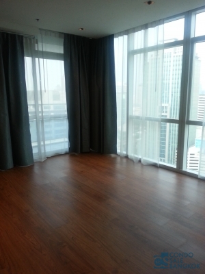 Luxury condo for rent/sale at Ploenchit, 4+1 bedroom 5 bedrooms 294 sq.m. Only 3 minutes walk to Ploenchit BTS.