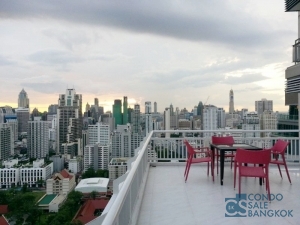 Condo for rent at Asoke, 2 Bedrooms 100 Sq.m. Include Big Bacony 40 Sq.M. Beautiful City View, Walking distance to BTS and MRT interchange.