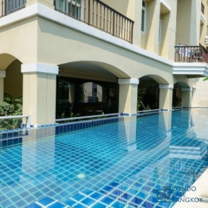 Condo for sale with tenant at Sukhumvit 39, 3 bedrooms 192.23 sqm.