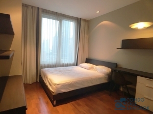The best location for sale at Sukhumvit 24 in CBD zone, 3 bedrooms 141.64 sq.m. Only 3 minutes walk to Prompong BTS.