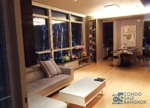 For rent fully furnished 2 bedroom 133 sq.m. at Athenee Residence walk to Ploenchit BTS.