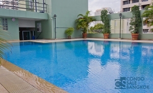 For rent at Sukhumvit 41, One Master Bedroom 80 sqm. Only 5 minutes walk to BTS Prompong.