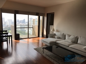 SALE with Tenants at Hansar Rajdamri, 2 bedrooms 106.82 Sq.m. Private Lift, unblock view of RBSC horse racing field and golf club, Just a few steps to BTS Ratchadamri.