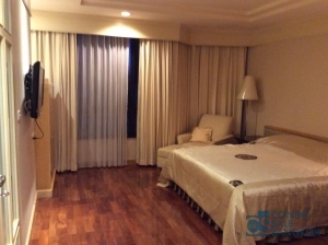 Condo for sale at Chidlom, 1+1 bedroom, 2 bathroom 90 sqm. Only 5 minute walk to BTS.