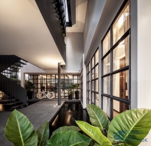 2 Storey luxury home design for sale at Chok Chai 4, 3 bedrooms, 3 bathrooms, 60 Sq.w. Fully furniture.