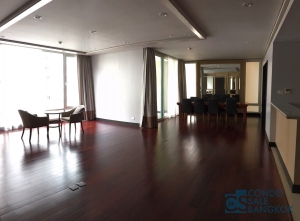 The Park Chidlom condo for sale,  3 bedrooms 258 sq.m. Walk to Chidlom BTS.