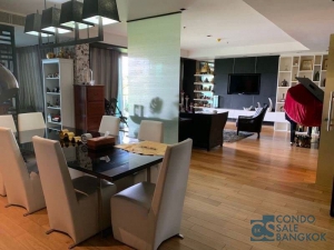Luxurious Penthouse for SALE, at Sukhumvit 30/1, 4 bedrooms 5 bathrooms with private elevator 295 sq.m.  Close to Emquartier and BTS Prompong.