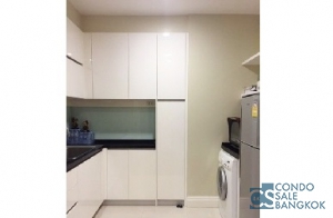 Condo for rent at Sukhumvit 24, 1 BR 69 Sqm. Close to BTS Prompong.