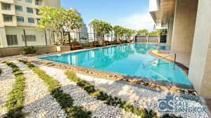 Condo for rent at Sukhumvit 24, 1 BR 69 Sqm. Close to BTS Prompong.
