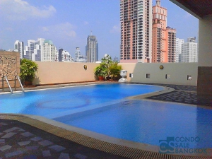 Condo for sale at Sukhumvit 16, 3 bedrooms 130 sq.m. 5 minutes walk to MRT Queen Sirikit.