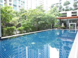The Address Chidlom for sale in Bangkok. 56 sq.m. 1 bedroom fully furnished. Luxury compound and nice neighborhood.