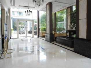 The Address Chidlom for sale in Bangkok. 56 sq.m. 1 bedroom fully furnished. Luxury compound and nice neighborhood.