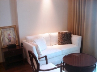 The Address Chidlom. Condo for sale in Bangkok Chidlom area. Fully furnished 1 bedroom 57 sq.m. Sell with tenant. Walk to BTS Chidlom.