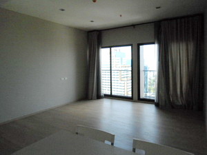 Brand New, condo for sale in Bangkok. high floor, corner unit 1 bedroom size 52.78 sq.m. at Noble Reveal on Sukhumvit 63 for sale. Few minutes to Ekamai BTS.