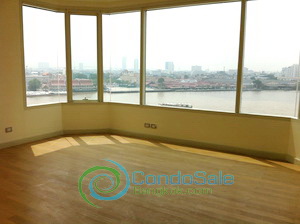 Riverside condo for sale in Bangkok with Panoramic riverview. Full facilities and nice compound 3 bedrooms 1 study room Unfurnished 242 sq.m.