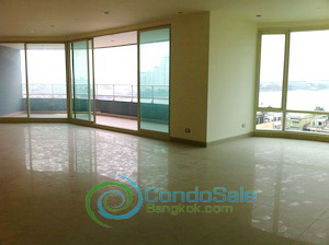 Riverside condo for sale in Bangkok with Panoramic riverview. Full facilities and nice compound 3 bedrooms 1 study room Unfurnished 242 sq.m.