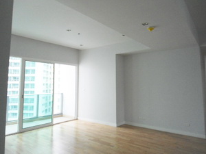 New Condo for sale in Sukhumvit. Very active area. Approx 145 sq.m. 3 bedrooms 3 bathrooms Unfurnished. Bright, Nice view & Good facilities.