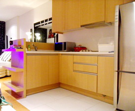 Condo for sale in Payathai area. Very high floor & stunt view of city. 55 sq.m. 1 bedroom Fuenished. At Payathai BTS.