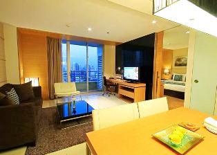 6% guarantee 2 years Brand new condo in Sathorn. 1 bedroom 65 sq.m. Comfortable living. Stunning view and peaceful stay in active environment of hotel facilities.