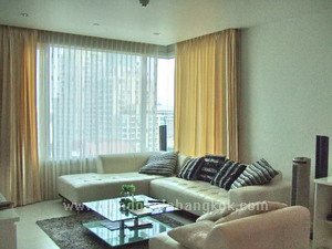 Luxurious condo for sale in Bangkok. 2 bedrooms 88.5 sq.m. Walk to Chidlom BTS