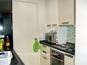 Luxurious condo for sale in Bangkok. 2 bedrooms 88.5 sq.m. Walk to Chidlom BTS