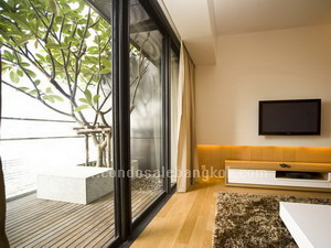 High floor 94 sqm. 2 Bedrooms, 2 Bathrooms Balcony off living room City View, Sathorn road view. Sale with tenants at THE MET Sathorn.