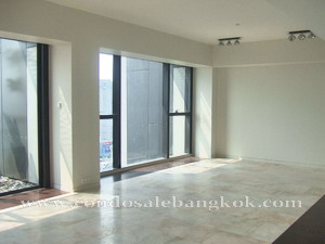 Talk of the Town. High End condo for sale in Sathorn Bangkok. THE MET - Sale at cost! Duplex High floor 367 sq.m. 4 bedrooms Condo for sale in Sathorn Duplex style. Hi-end luxury fitting. Private living in the Sathorn