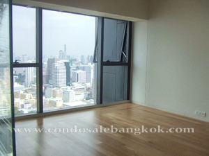 Talk of the Town. High End condo for sale in Sathorn Bangkok. THE MET - Sale at cost! Duplex High floor 367 sq.m. 4 bedrooms Condo for sale in Sathorn Duplex style. Hi-end luxury fitting. Private living in the Sathorn