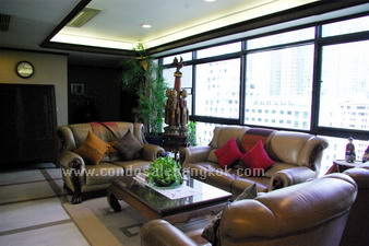 Expat moving, below 80,000 Baht/m, Exceptional value for this area, near Ploenchit BTS. Unique Duplex Penthouse, 3.5 BR, 336 sq.m, roof gdn. Best location in Bangkok