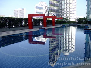 1 bedrooms for sale in Bangkok Sukhumvit 13. Trendy condo. Very good price. Fully furnished in new conditions. Spacious 64.5 sq.m. Very convenient location. Surrounding with shops, restuarants, department store, etc and in walking distance to BTS and MRT. Urgent sale! Cheapest guarantee!!!