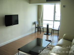 1 bedrooms for sale in Bangkok Sukhumvit 13. Trendy condo. Very good price. Fully furnished in new conditions. Spacious 64.5 sq.m. Very convenient location. Surrounding with shops, restuarants, department store, etc and in walking distance to BTS and MRT. Urgent sale! Cheapest guarantee!!!