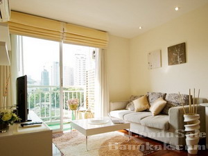 Condo for sale in Sukhumvit 49. Lowrise building style. 50.77 sq.m.1 bedroom fully furnished. Peaceful area and nice neighborhood. Good for investment.