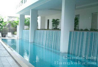 Condo for sale in Bangkok. Nicely fitted. Peaceful and greeery view. Spacious 2 bedrooms 2 bathrooms 145 sq.m. Easy access to expressway, supermarket, Sathorn, etc.