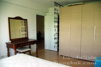 SUPER DEAL EVER !!! New condition Condo for sale in Bangkok Thonglor BTS. 1 bedroom 1 bathroom 50 sq.m. Good Value 8% yield.