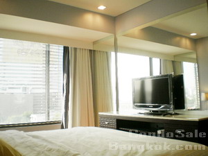 Condo for sale in Bangkok close to Lumpini MRT. Brand new 83 sq.m. 2 bedroom fully furnished. Nice view of the city