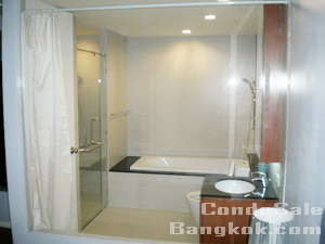 Condo for sale in Bangkok close to Lumpini MRT. Brand new 83 sq.m. 2 bedroom fully furnished. Nice view of the city