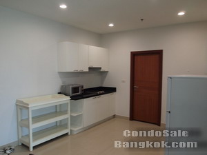 Condo for sale in Bangkok near Sathorn Road. Big one bedroom 74 sq.m. fully furnished