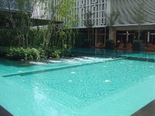 Brandnew Bared Shell high floor 181 sq.m. with mezzanine. 5.5 metre floor to ceiling height. Very good location in Prime Sukhumvit area.