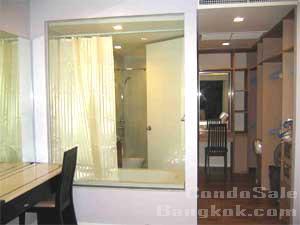 Brandnew condo for sale in Amnata Lumpini size 53.14 sq.m. 1 bedroom 1 bathroom fully furnished. It has a nice view from both living and bedroom. Close to Lumpini MRT