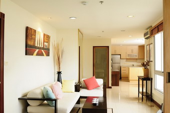 River Heaven condo for sale in Bangkok. Nice decoration 104 sq.m. Big 1 bedrooms 2 bathrooms 1 living room Fully furnished.
