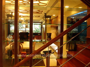 Exclusive house in compound for sale in heart of Sukhumvit Bangkok 800 sq.m. 4 bedrooms Fully furnished. East and west style with European furniture in new conditions.