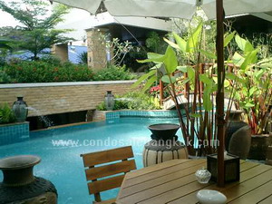 Exclusive house in compound for sale in heart of Sukhumvit Bangkok 800 sq.m. 4 bedrooms Fully furnished. East and west style with European furniture in new conditions.