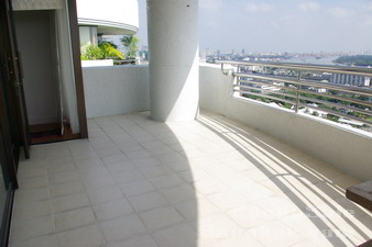 Penthouse 3 bedrooms for sale on Sathorn (Yen Arkard) for sale. Very peaceful area, nice view on high floor.